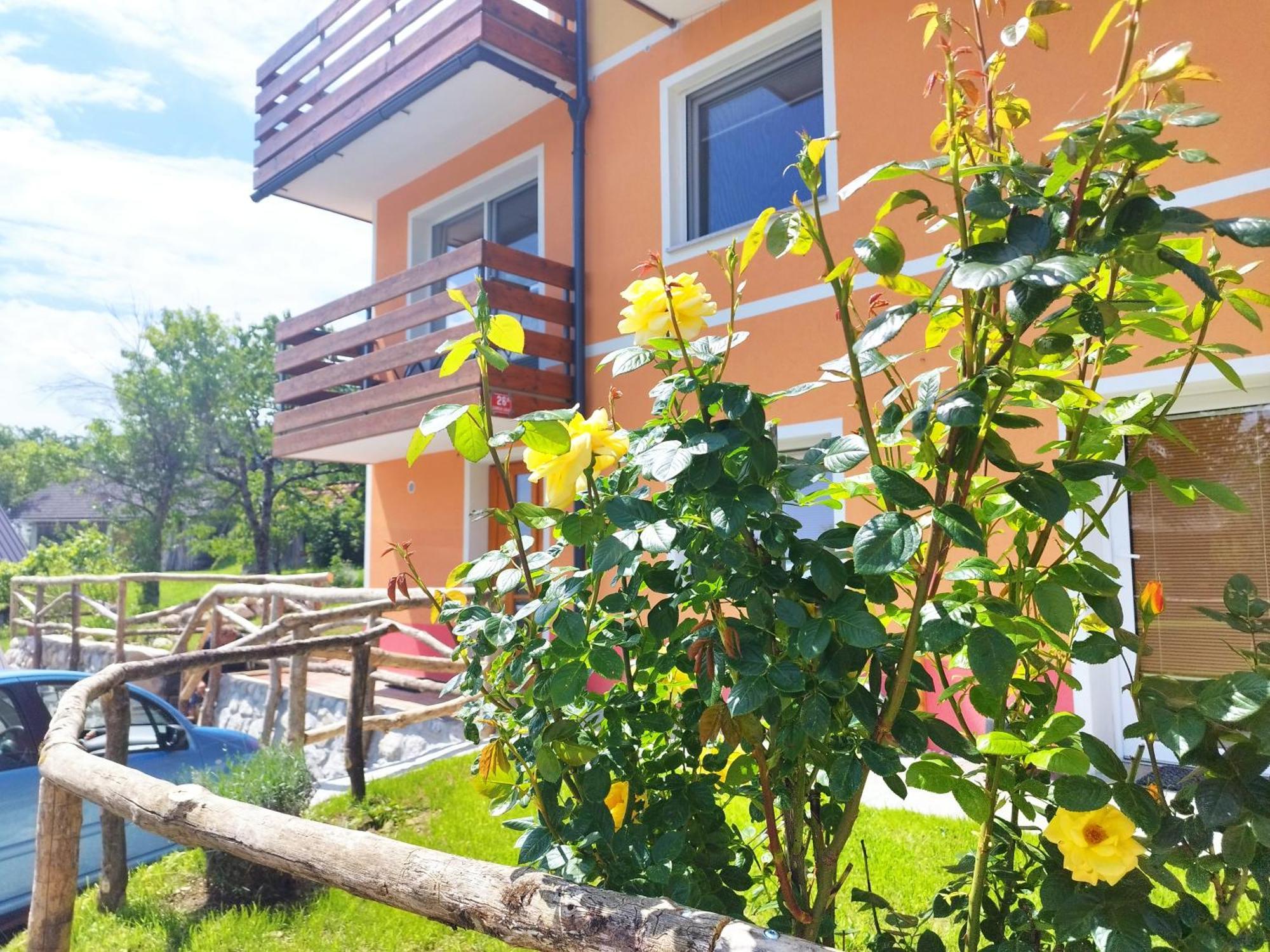 Tree Apartment Bled Bagian luar foto